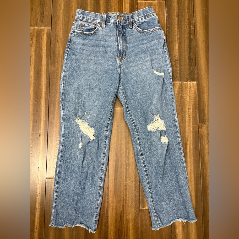 Universal Thread Sz 10/30R Light Blue Distressed Boyfriend Jeans Denim High Rise